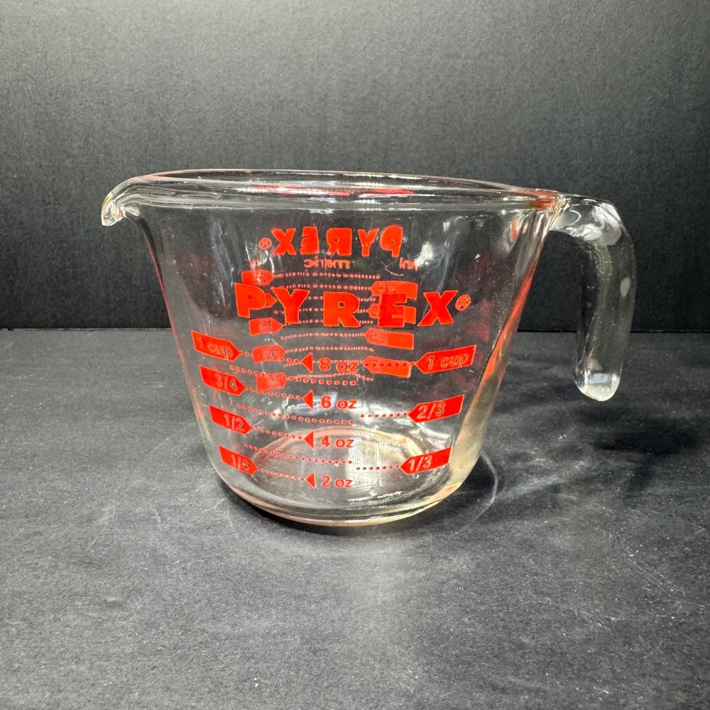Vintage Pyrex 1 Cup Glass Measuring Cup Red Lettering 8oz 250ml Made in USA EUC